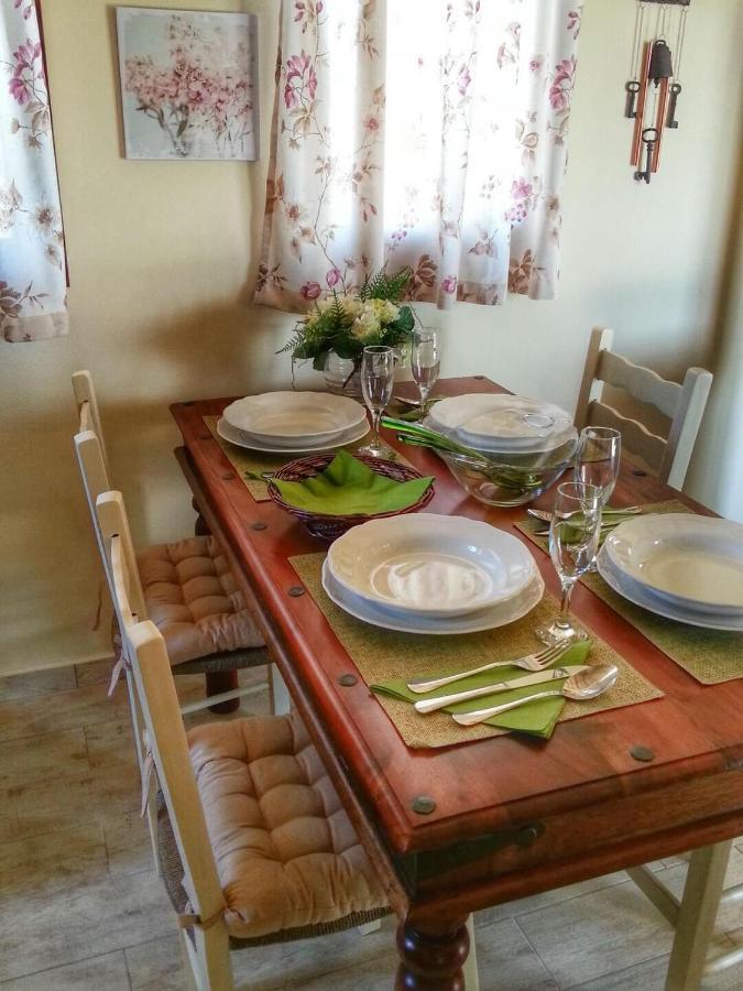 Villa Cottage Kantrillies Fokata ภายนอก รูปภาพ