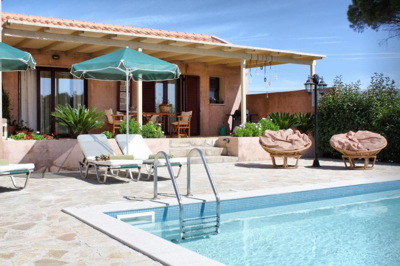 Villa Cottage Kantrillies Fokata ภายนอก รูปภาพ