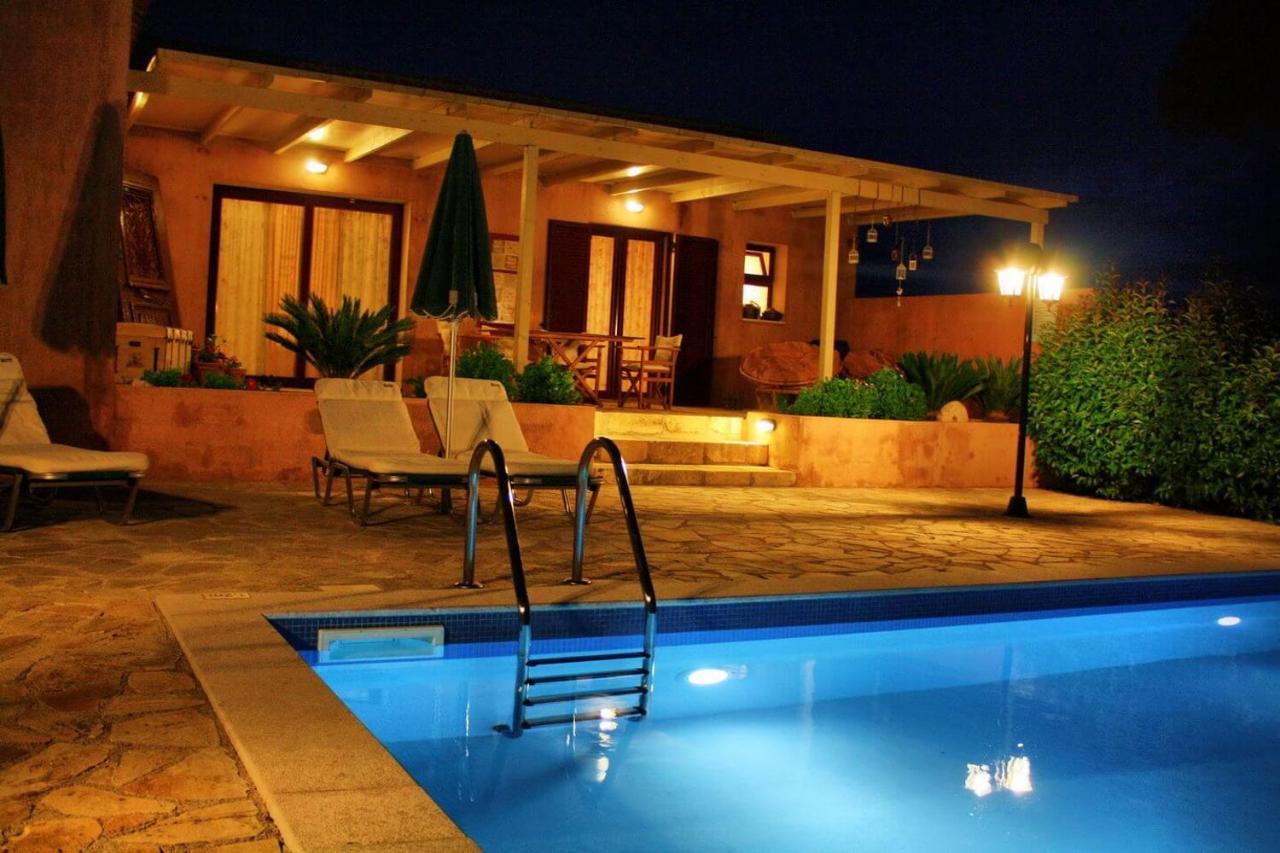 Villa Cottage Kantrillies Fokata ภายนอก รูปภาพ
