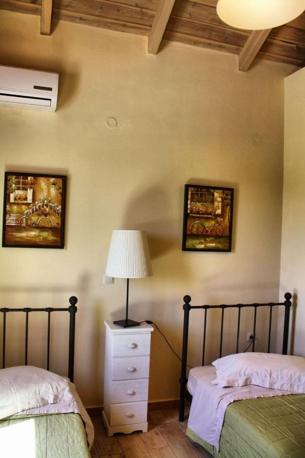 Villa Cottage Kantrillies Fokata ภายนอก รูปภาพ