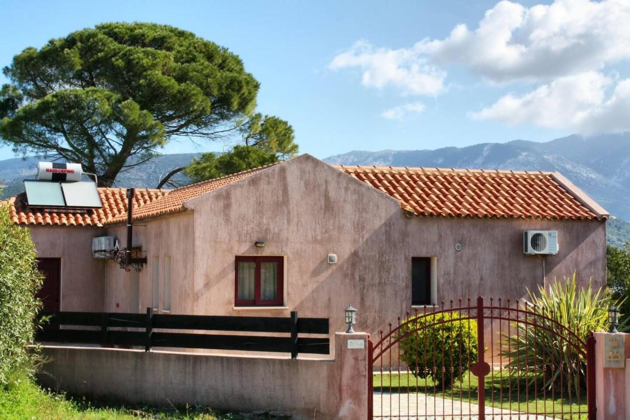 Villa Cottage Kantrillies Fokata ภายนอก รูปภาพ
