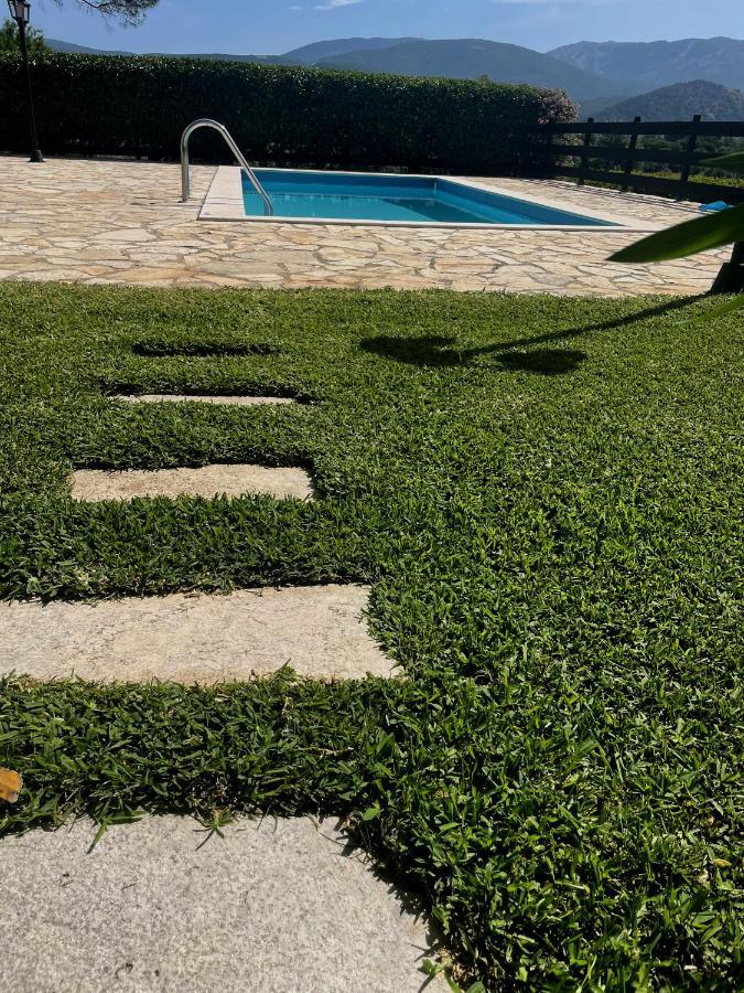 Villa Cottage Kantrillies Fokata ภายนอก รูปภาพ